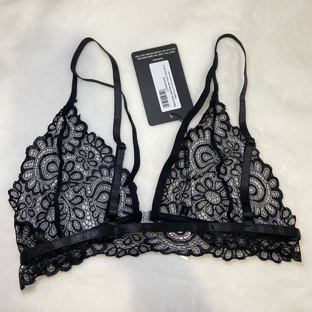 PrettyLittleThing Black Daisy Lace Harness Front Hook Bra - Picture 2 of 5